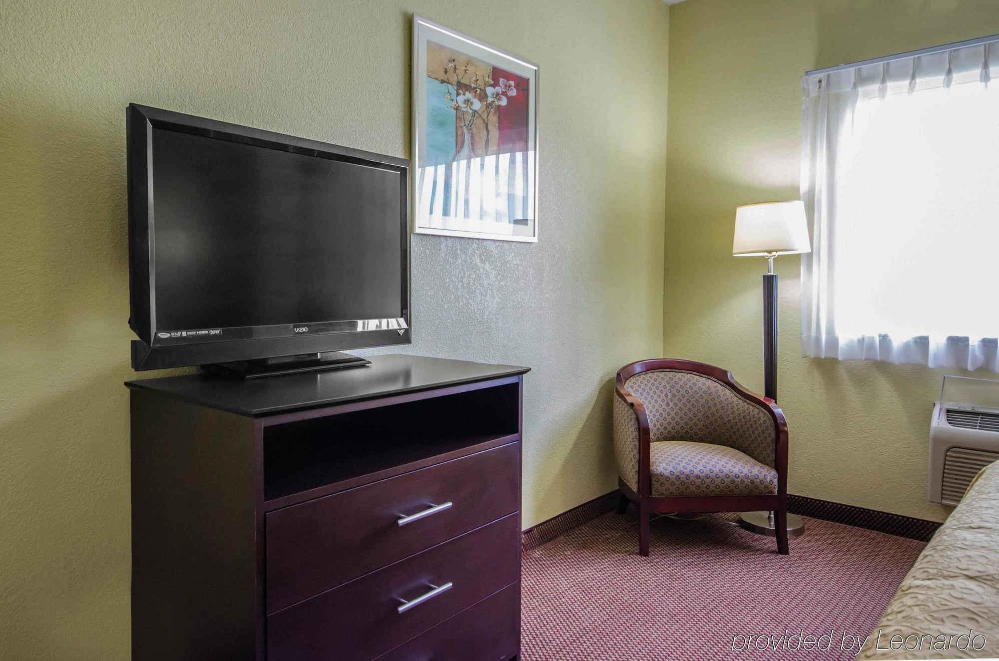 Quality Inn East Evansville Buitenkant foto