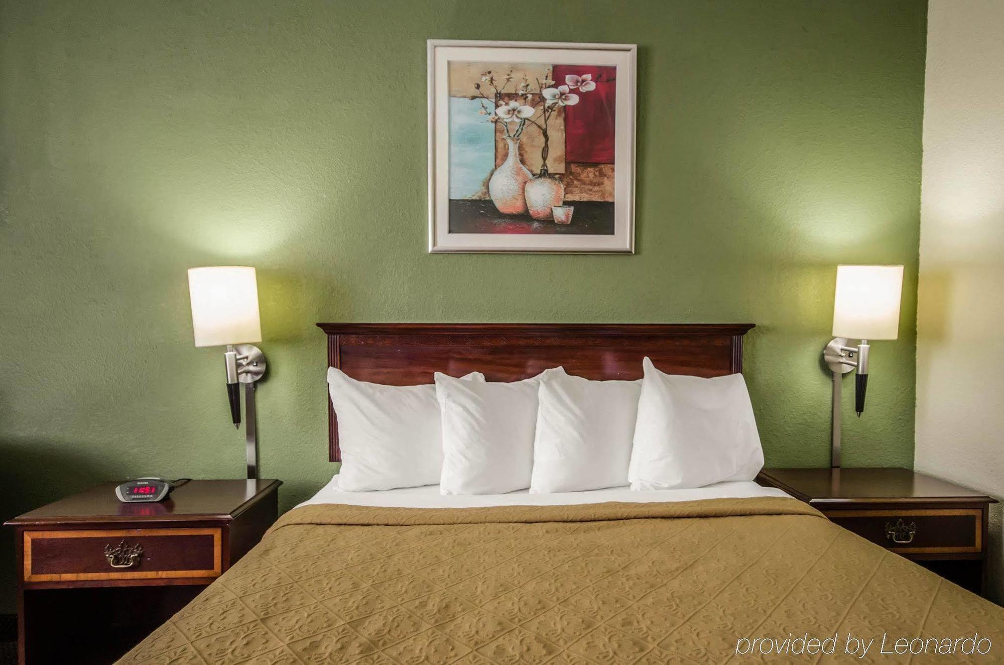 Quality Inn East Evansville Buitenkant foto