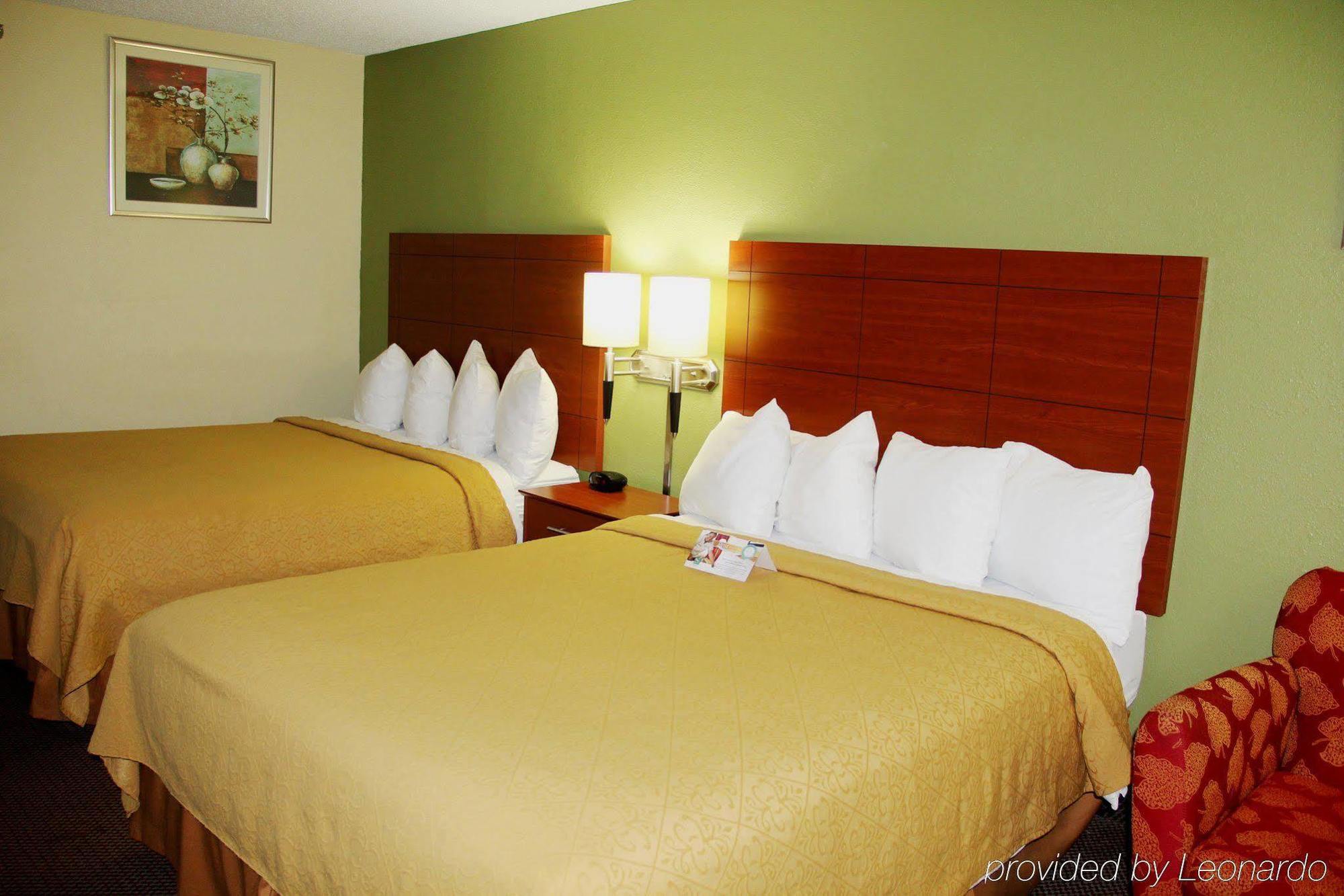 Quality Inn East Evansville Buitenkant foto