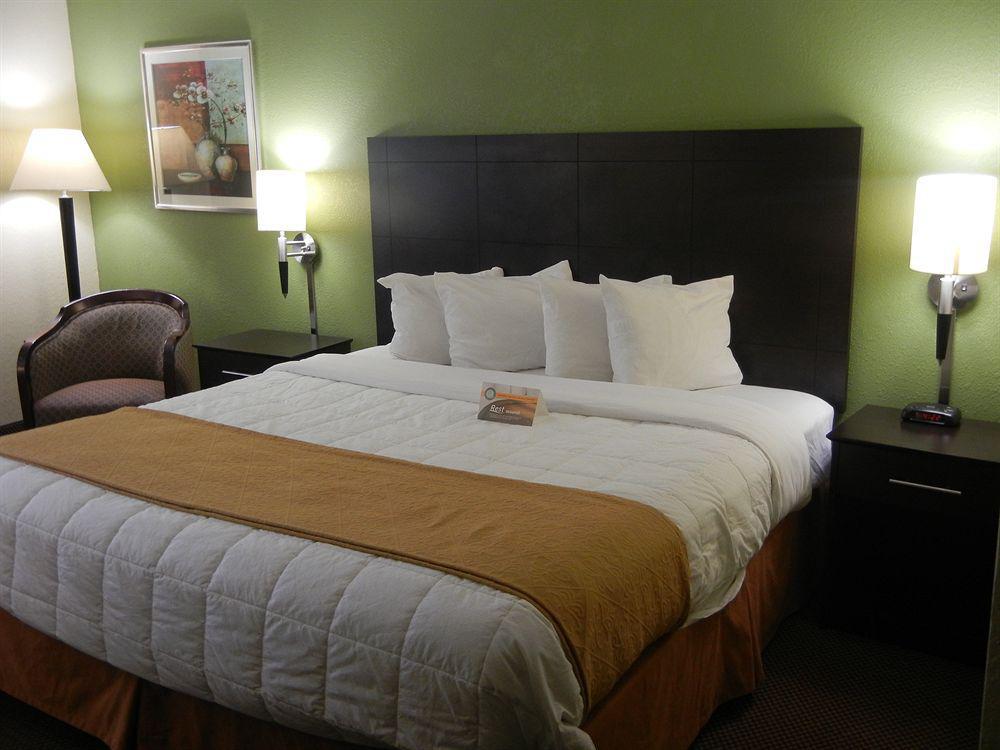 Quality Inn East Evansville Buitenkant foto